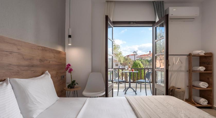 Eleon Suites & Apartments