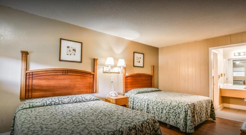 Grafton (ND) Drayton Inn 4-Star Accommodation suite