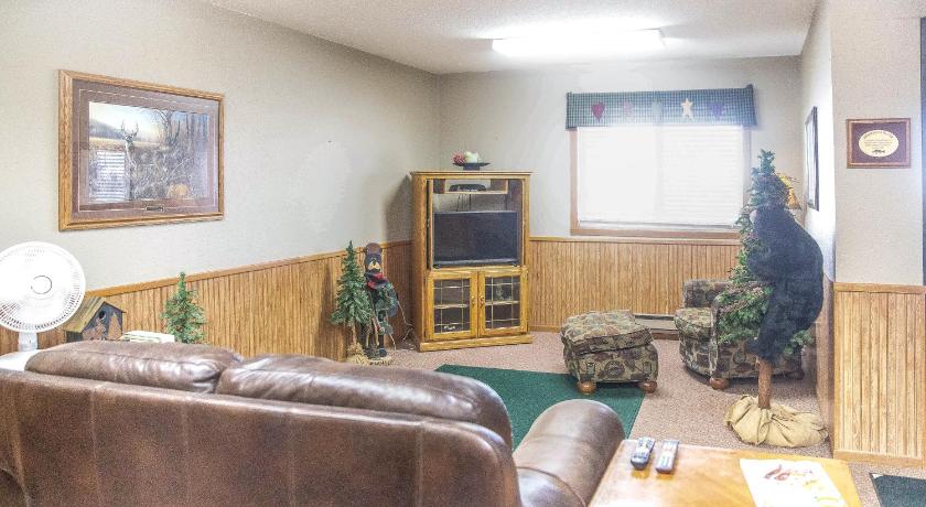 Grafton (ND) Drayton Inn 4-Star Accommodation pool