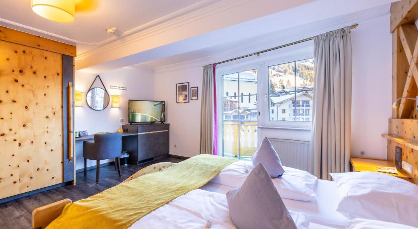 Image of Deluxe Double Room 0