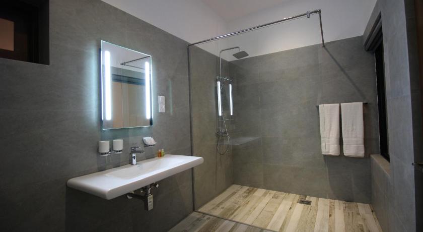 Hotel Refresh Blue – Hikkaduwa, CO