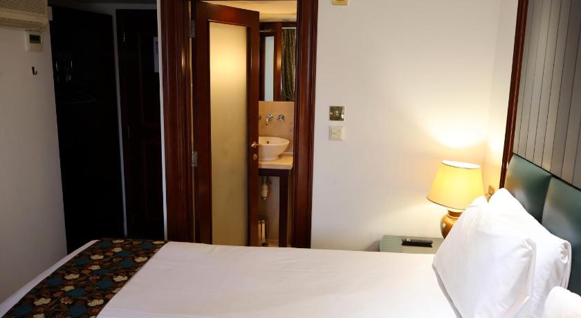 Image of Superior Twin Room 9