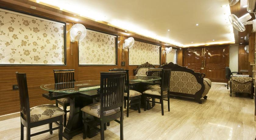 Hotel Wood Castle Grand – Delhi, NY