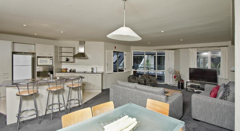 Image of Two-Bedroom Apartment with Partial Sea View 4