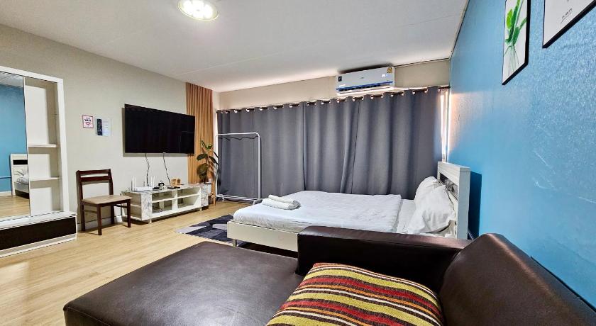 Bangkok อิมแพ็ค เมืองทองธานี ห้องเช่ารายวัน เมืองทอง popular condo C5 3-Star Guesthouse pool