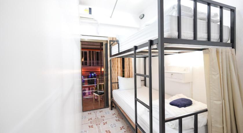 Image of Bed in 2 Bed Mixed Dormitory 4