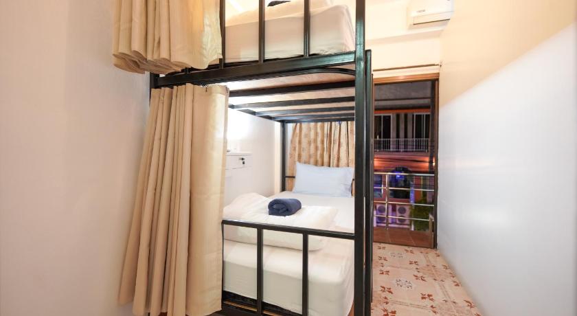 Image of Bed in 2 Bed Mixed Dormitory 5