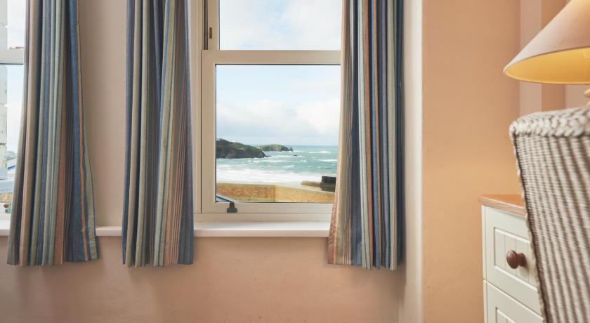 Image of Premium Family Room with Restricted Coastal View 12