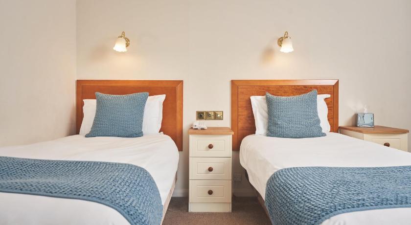 Image of Twin Room 6