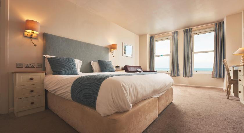Image of Premium Family Room with Restricted Coastal View 1