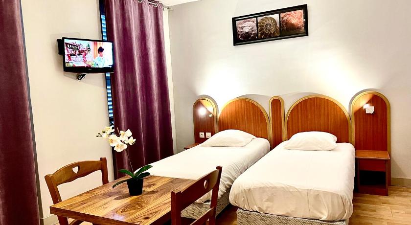 Image of Twin Room with Shower 3