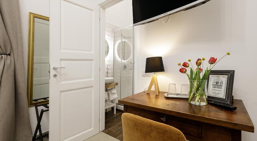 Image of Large Double Room 6