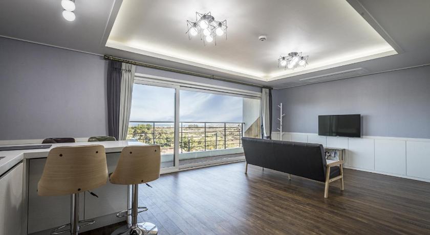 Jeju Handong Izen Pension 1-Star Hotel suite