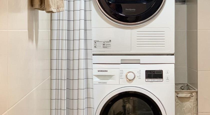 ソウル STAY OU 신논현역 3분ㅣ퀸침대 3개 6인ㅣ공간 디자이너의 감성 숙소 스테이 공유 논현 3つ星 ゲストハウス ロビー