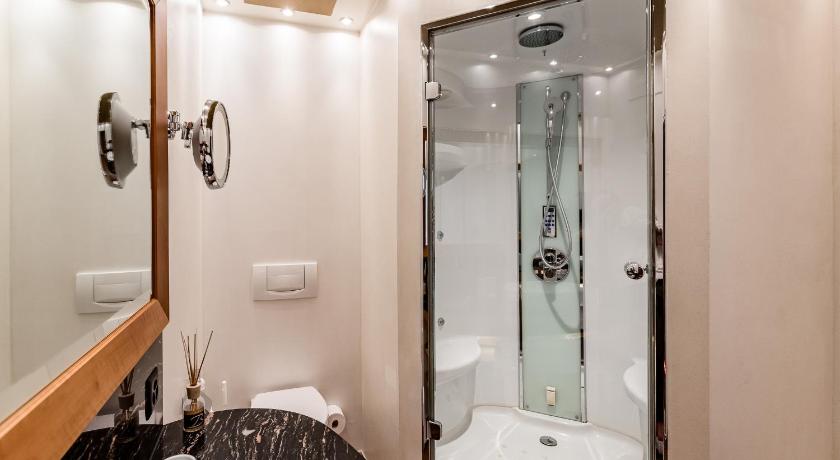 Image of Suite 8