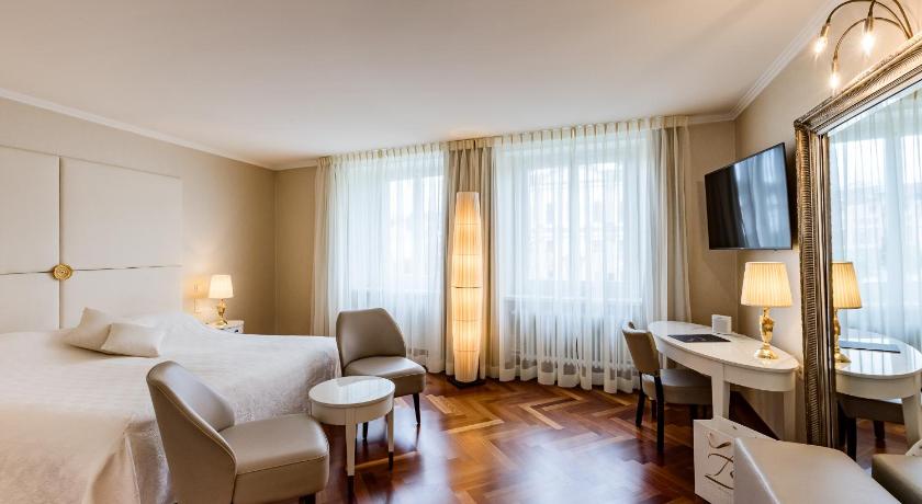 Image of Superior Double Room with River View 1