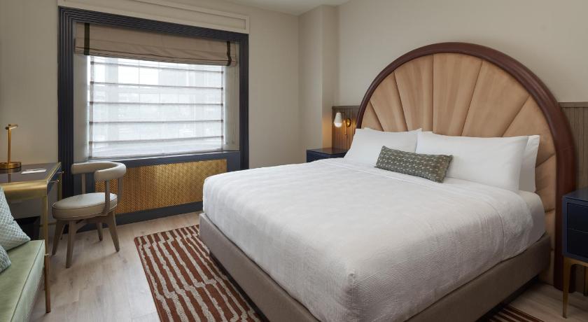 Image of Standard King Room - Hearing Accessible 0