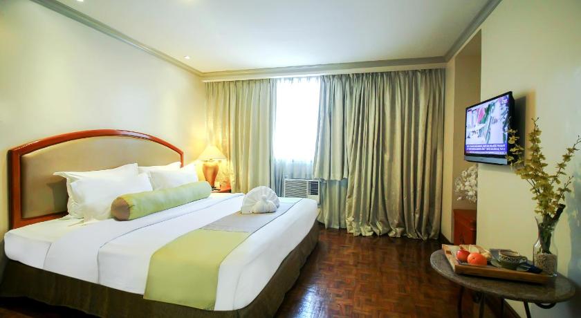 Image of 1 Bedroom Executive Suite 5
