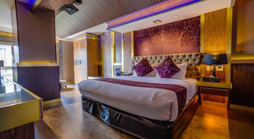 Image of Aqua Suite 3