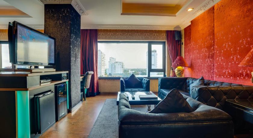 Image of Fiesta Suite Party 1