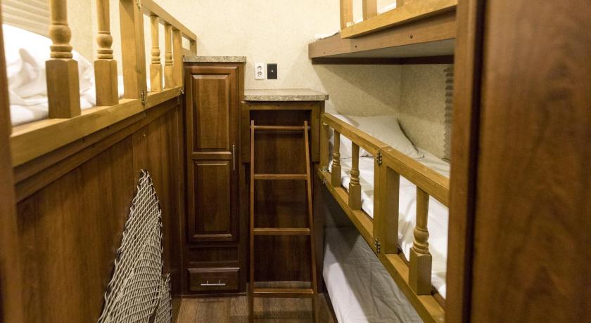 Image of Standard Caravan 16