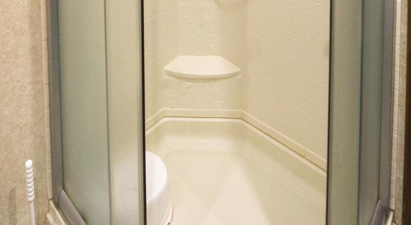 Image of Standard Caravan 11