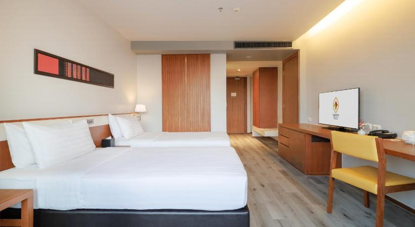 Image of Superior Premium with Bathtub 8