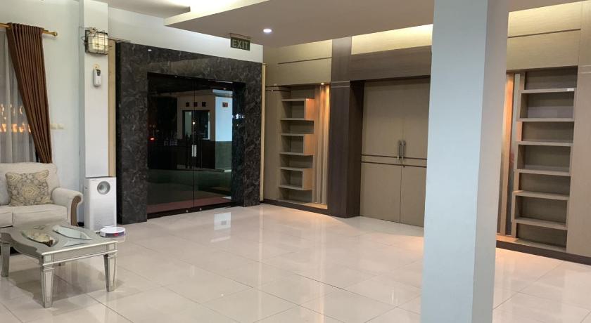 OYO 1740 Tekmira Residence Supratman Syariah - image 6