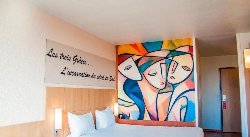 Image of Executive Room with 1 double bed and sofa 12
