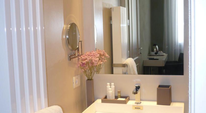 Foto Apartemen 2 Kamar Tidur di Gedung Annex (2-Bedroom Annex Building Apartment) 9