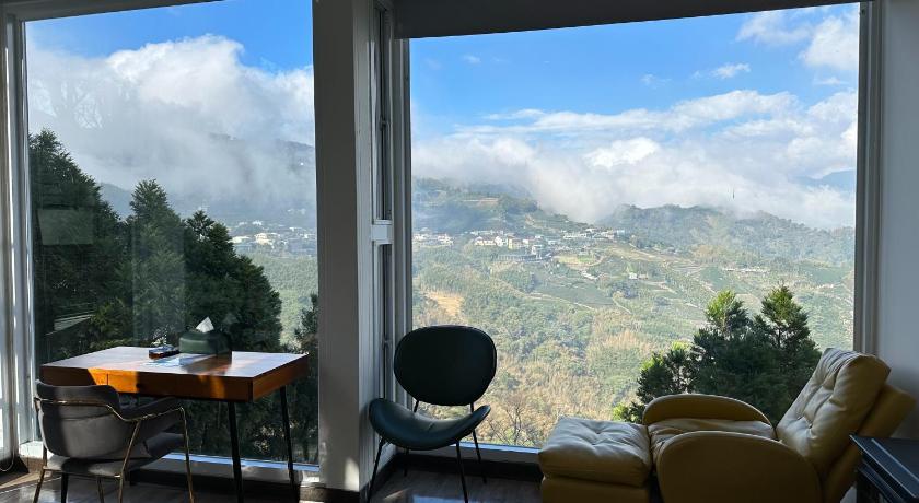 Image of Twin Room with Mountain View 7