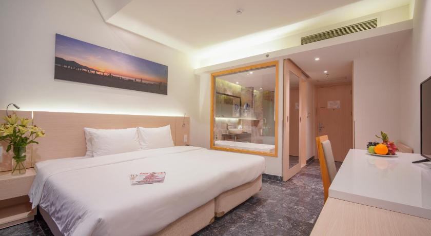Image of Deluxe King Garden View 5