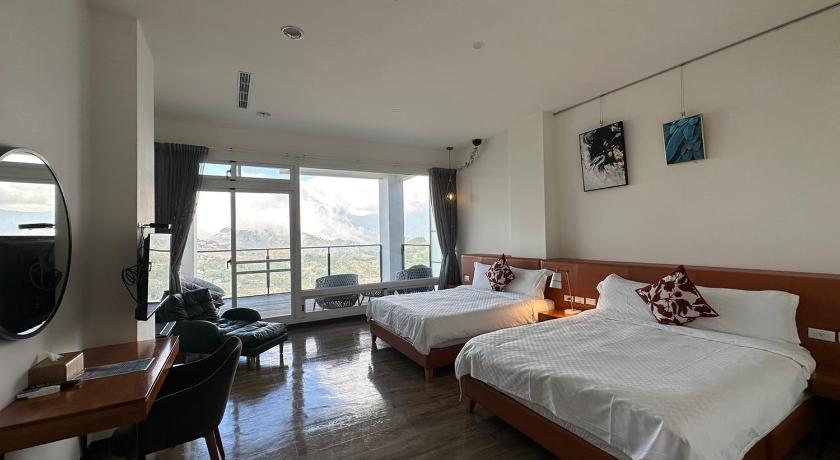 Image of Twin Room with Mountain View 3