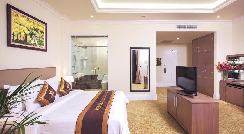 Image of Executive Double Room - Non-Smoking 11