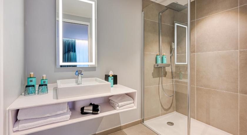 Image of Executive room with balcony, 1 double bed 8