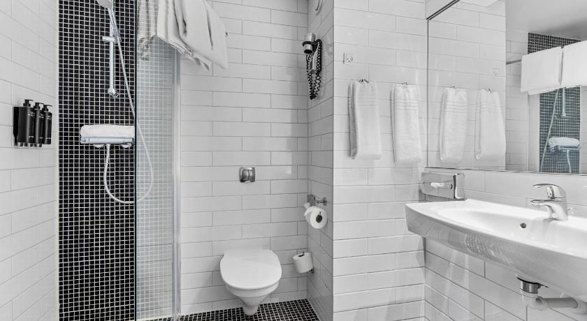 Image of Superior - 2 Single Beds, Non Smoking 2