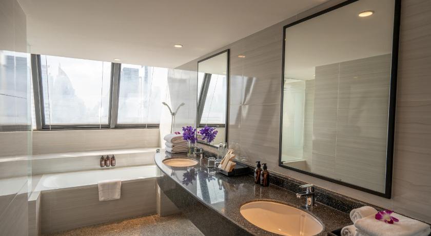 Image of Corner Triple Room 2