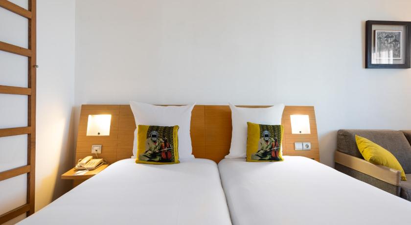 스탠다드 트윈+소파베드 (Standard Twin and Sofa Bed) 이미지 3