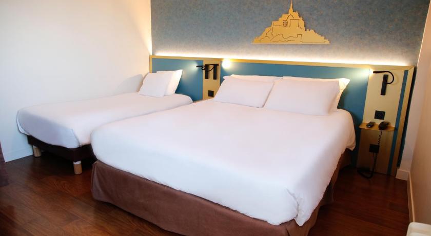 Foto, millel on kujutatud Standard - Kaheinimesetuba, Double - Linnavaatega (Standard Double Room with City View) 0