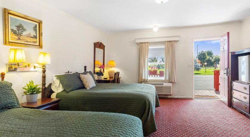 스코댁 랜딩 Blue Spruce Inn & Suites 2성급 숙소 외관