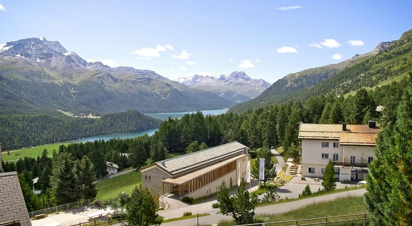 Berghotel Randolins — Hotel in Saint Moritz