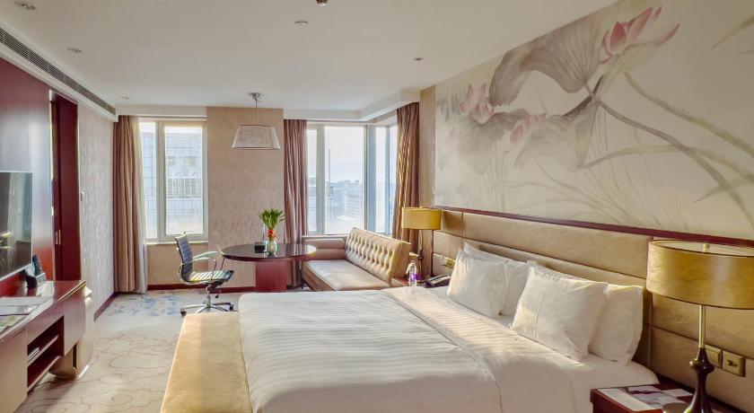 Image of 1 King Standard High Floor 0