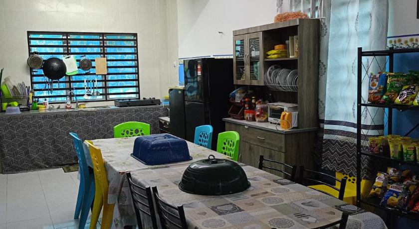 イポー HOMESTAY PRIVATE POOL DAN BBQ DI IPOH  MUSLIM  4つ星 ゲストハウス 施設