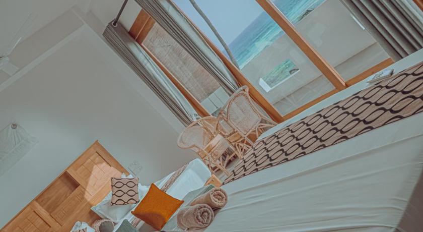 MANTA RAY MANOR HAVEN -Nestled on Sri Lanka's Southern Coast, offers Luxurious rooms with Ocean, Gar