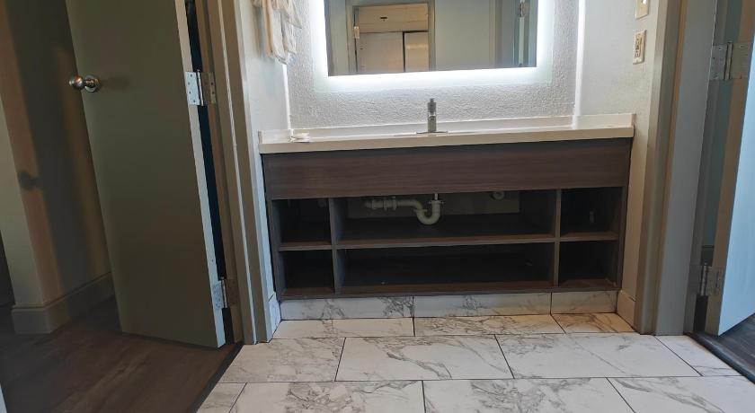 Image of King Suite 4