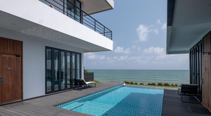 Image of 3 Bedroom Beach Front 13