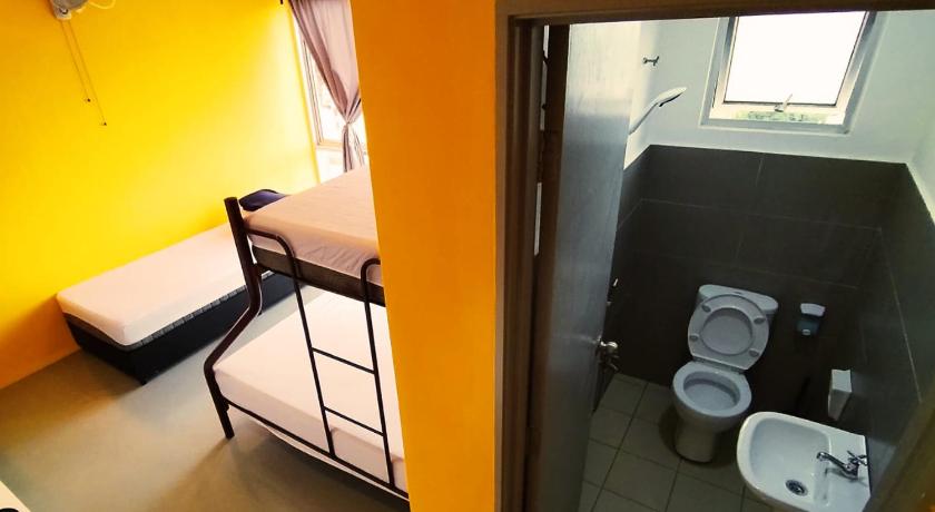 Image of Standard Family private bathroom 1