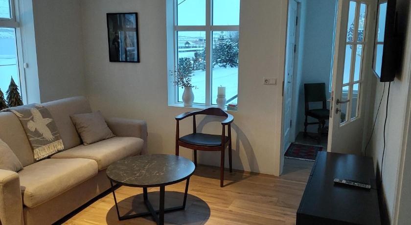 Image of Apartment with Sea View 1