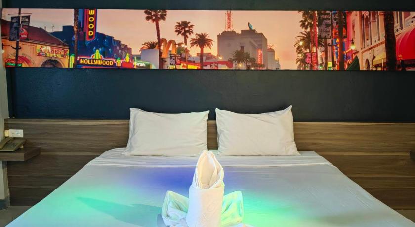 Hat Yai Hollywood Dannok Hotel 3-Star Hotel exterior