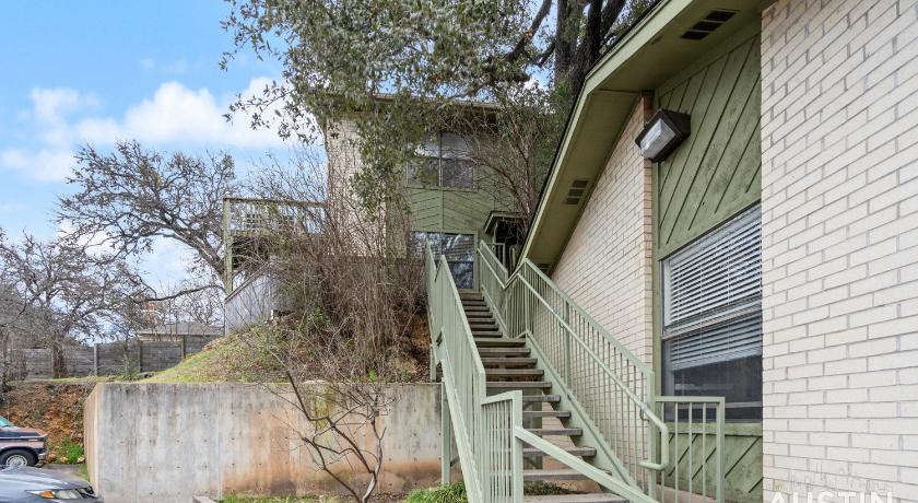Austin Walk to Zilker Patio w a View Elevated Balcony 4-Star Accommodation room